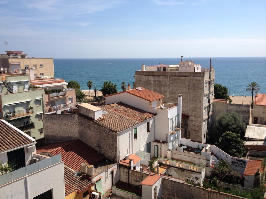 Beach Apartment Santissima Canet De Mar Luaran gambar